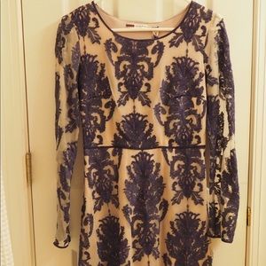 Chelsea&Violet (Dillard’s) blue &white shift dress